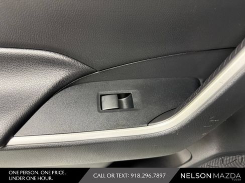 Used 2021 Toyota RAV4 XLE AWD/4WD image 36