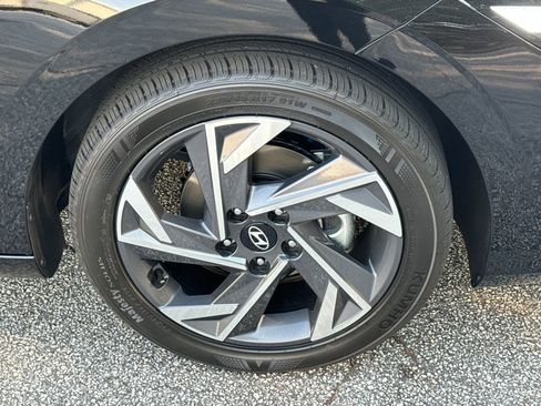 New 2025 Hyundai Elantra Sport FWD image 13