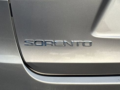Used 2016 Kia Sorento FWD image 10