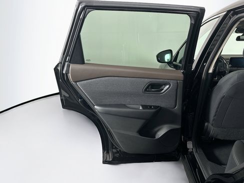 Used 2023 Nissan Rogue S AWD/4WD image 25