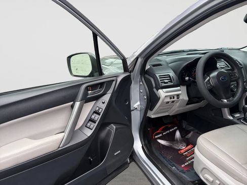 Used 2015 Subaru Forester 2.5i Touring w/ Eyesight & Navigation System AWD/4WD image 11