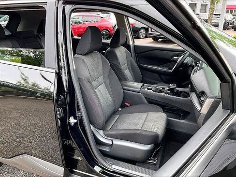 Certified 2026 Nissan Rogue SV AWD/4WD image 11