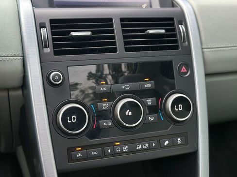 Used 2016 Land Rover Discovery Sport HSE Luxury image 19