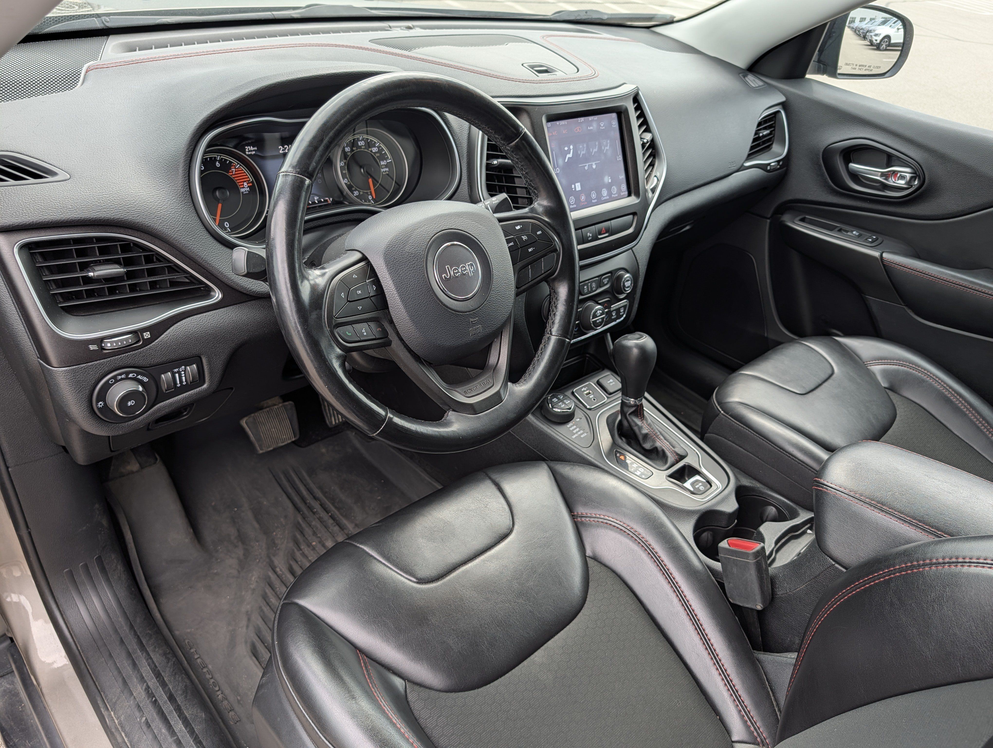 Used 2020 Jeep Cherokee Trailhawk w/ Cold Weather Group AWD/4WD image 18