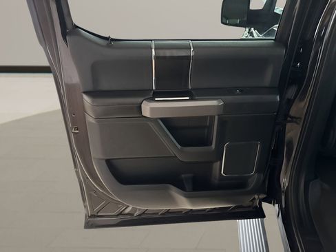 Used 2020 Ford F150 Platinum image 23