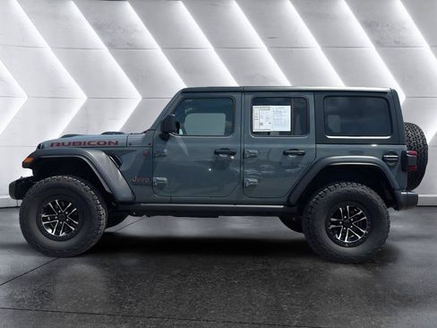 Used 2025 Jeep Wrangler Unlimited Rubicon w/ XTREMEE 35" Tire Package AWD/4WD image 4