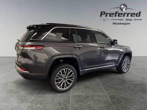 New 2026 Jeep Grand Cherokee Summit AWD/4WD image 17