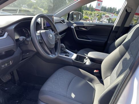 Certified 2025 Toyota RAV4 XLE AWD/4WD image 9