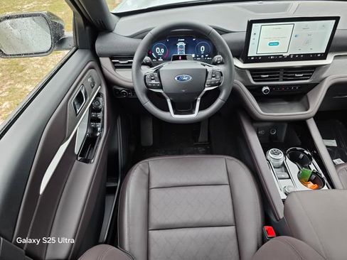 New 2026 Ford Explorer Platinum image 14