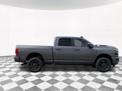 New 2026 RAM 3500 Laramie AWD/4WD image 29