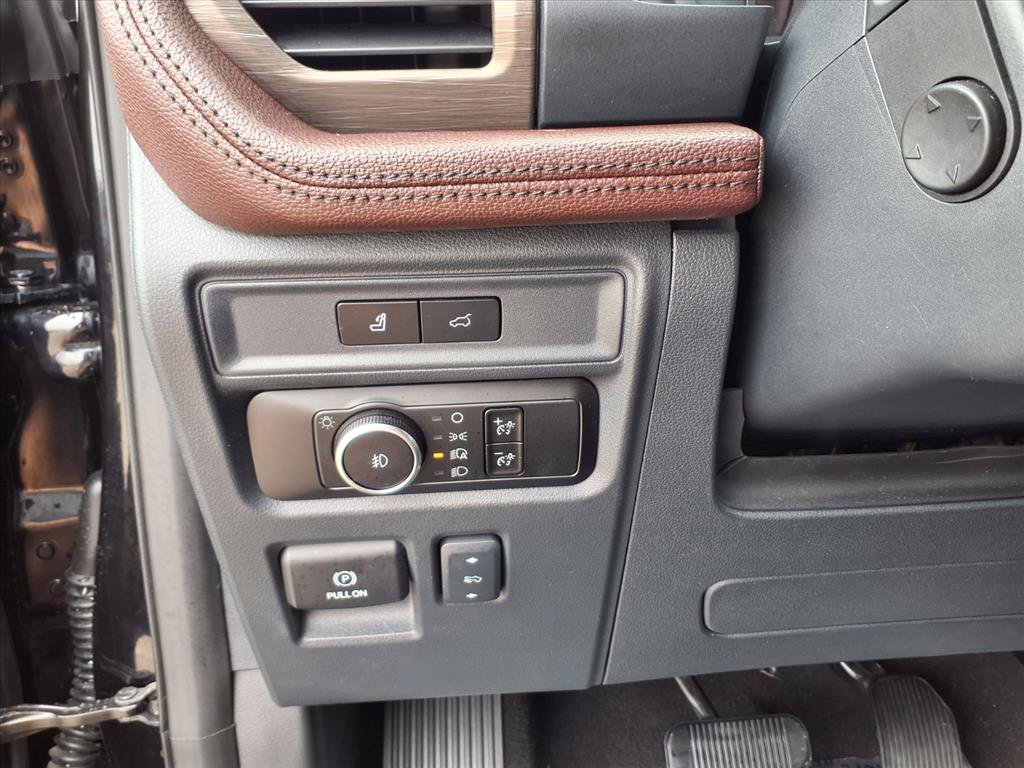 Used 2024 Ford Expedition Max Limited AWD/4WD image 23