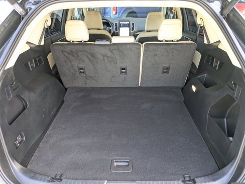Used 2022 Ford Edge SEL w/ Convenience Package image 18