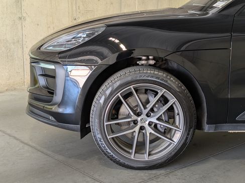 Certified 2026 Porsche Macan AWD/4WD image 13