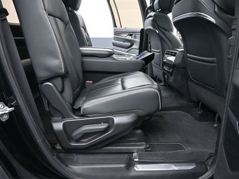 Used 2022 Jeep Grand Wagoneer Series II w/ Premium Group II image 16