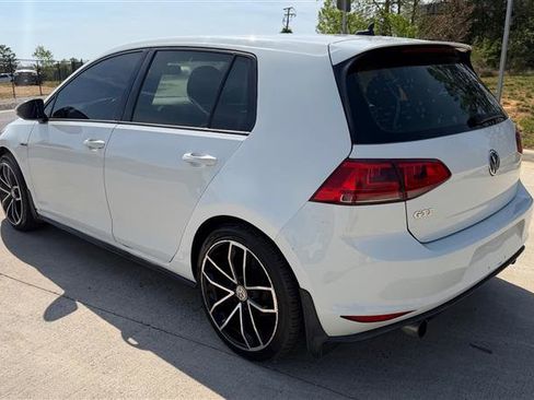 Used 2016 Volkswagen GTI SE image 3