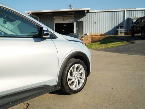 Used 2023 Chevrolet Bolt EUV LT image 12