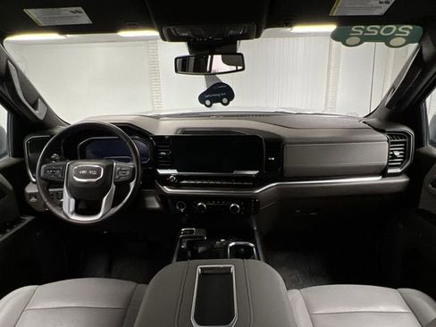 Certified 2022 GMC Sierra 1500 SLT w/ SLT Convenience Package image 20