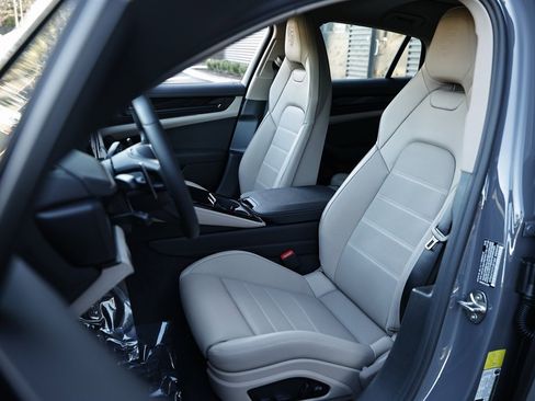 New 2026 Porsche Panamera 4 image 5