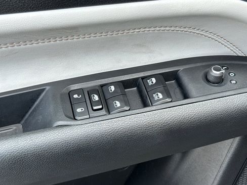 Used 2024 Jeep Compass Limited w/ Sun and Sound Group AWD/4WD image 14