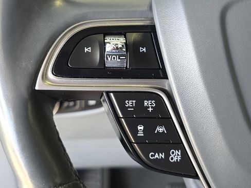 Used 2020 Lincoln Nautilus Reserve AWD/4WD image 39