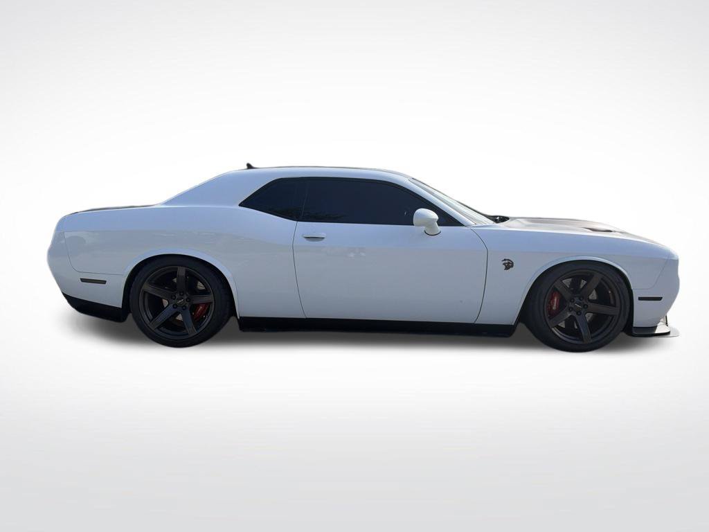 Used 2017 Dodge Challenger SRT Hellcat RWD image 4