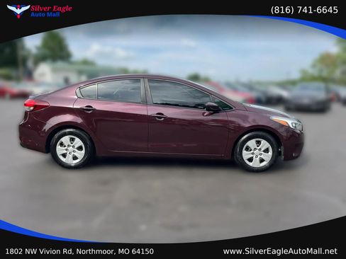 Used 2018 Kia Forte LX w/ LX Popular Package FWD image 2