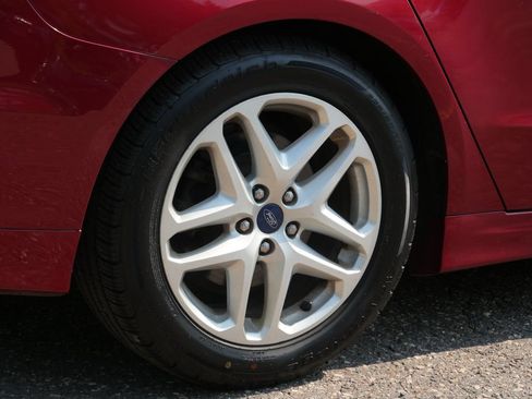 Used 2015 Ford Fusion SE FWD image 7