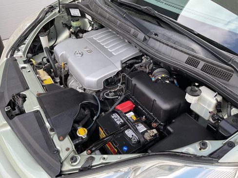 Used 2010 Toyota Sienna LE image 42