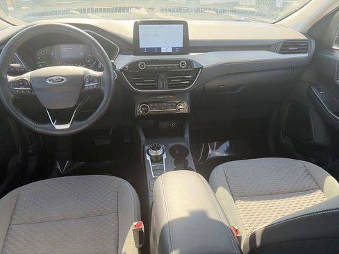 Used 2021 Ford Escape SE w/ SE Sport Appearance Package image 24