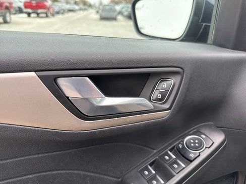 Used 2022 Ford Escape SEL image 21