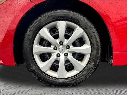 Used 2021 Toyota Corolla LE FWD image 30