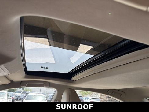 Used 2016 Lexus ES 350 w/ Luxury Package w/Wood Trim FWD image 19