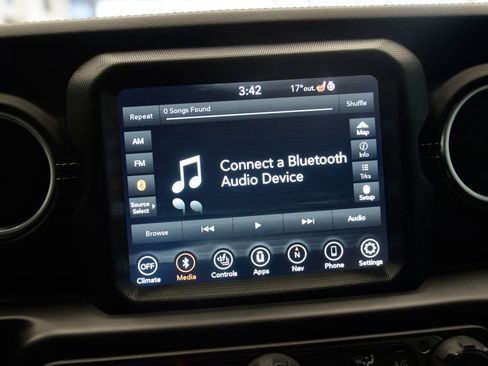 Used 2022 Jeep Wrangler Unlimited Sahara w/ Cold Weather Group image 19