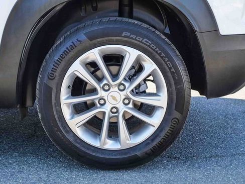 Used 2024 Chevrolet TrailBlazer LS w/ LS Convenience Package FWD image 9