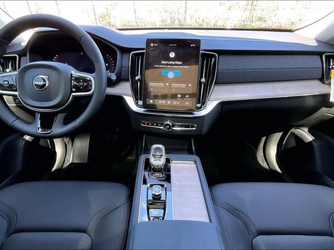 New 2026 Volvo XC90 B5 Core AWD/4WD image 9