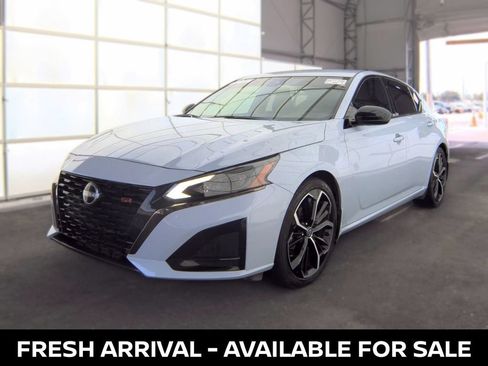 Used 2024 Nissan Altima 2.5 SR FWD image 3