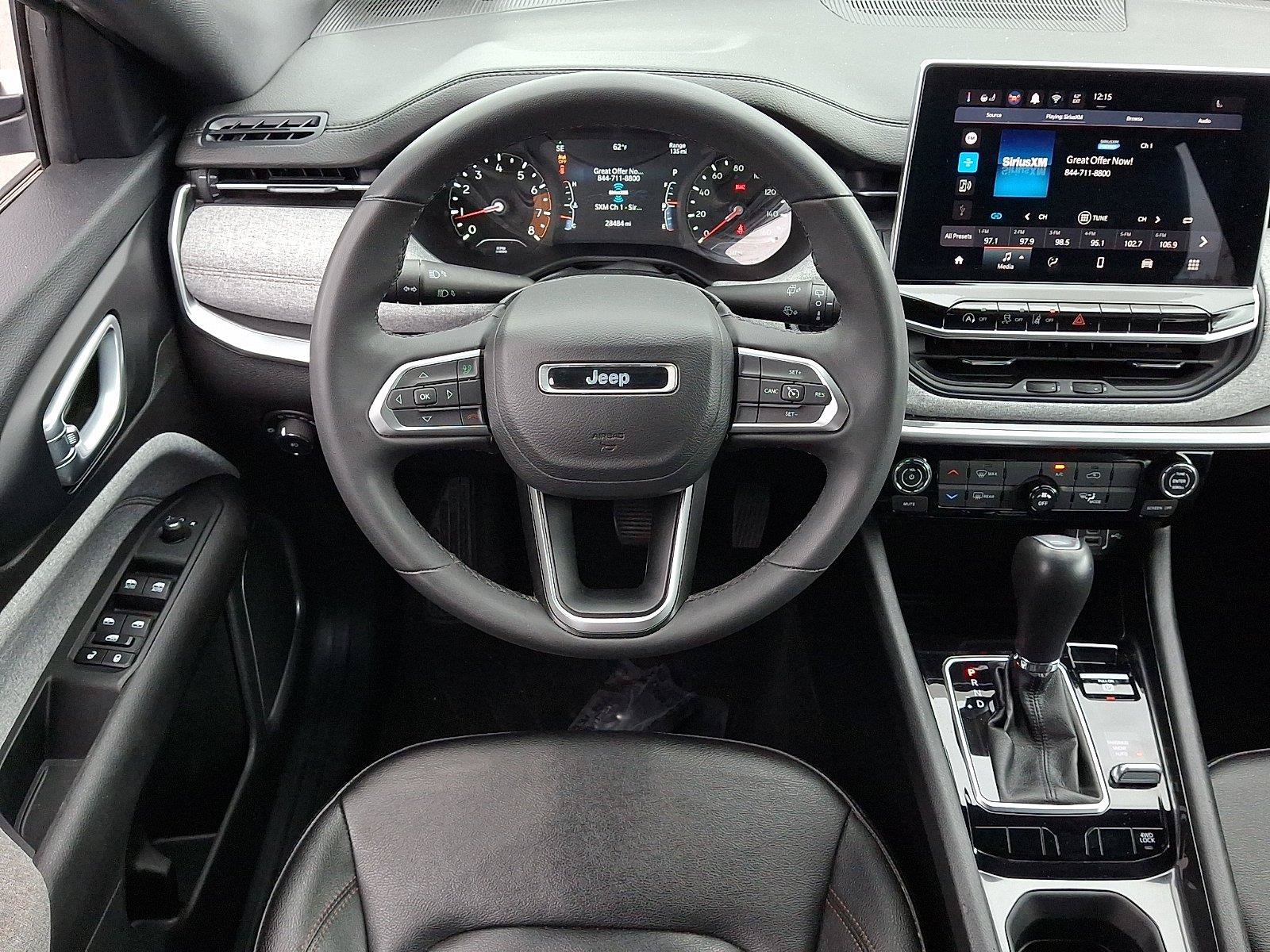 Used 2024 Jeep Compass Latitude AWD/4WD image 12