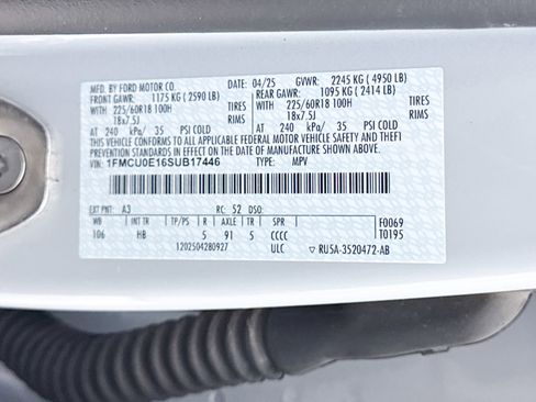 Used 2025 Ford Escape SE FWD image 39