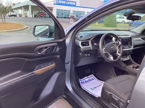 Used 2021 GMC Acadia SLE FWD image 13