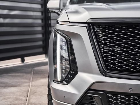 Used 2026 Cadillac Escalade V AWD/4WD image 8
