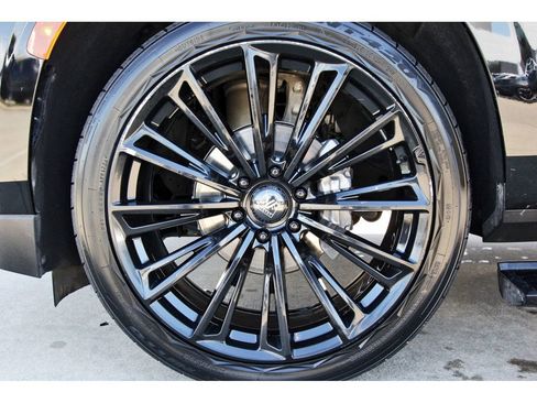 Used 2024 Chevrolet Tahoe High Country image 30