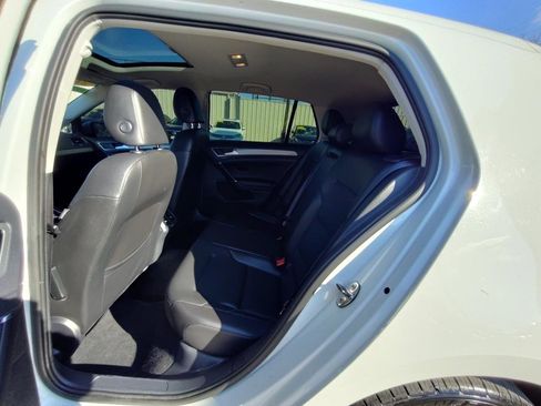 Used 2016 Volkswagen Golf SE image 36