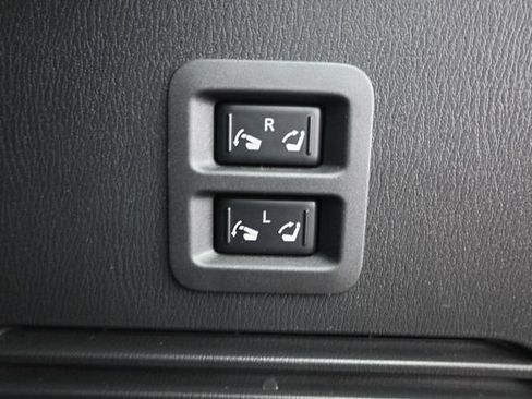 Used 2021 Nissan Armada Platinum w/ Captain's Chairs Package AWD/4WD image 42