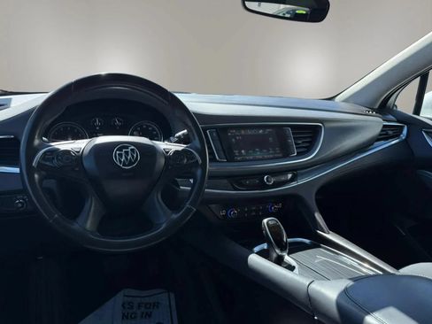 Used 2018 Buick Enclave Essence FWD image 22