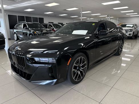 Used 2024 BMW 740i w/ Premium Package image 2