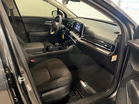 Used 2023 Kia Sportage LX AWD/4WD image 35