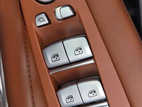 Used 2024 BMW X7 M60i AWD/4WD image 12