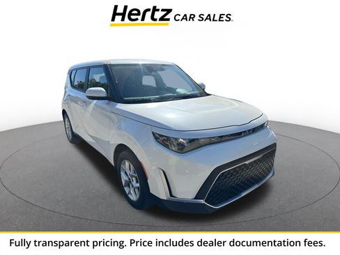 Used 2025 Kia Soul LX w/ LX Technology Package FWD image 1