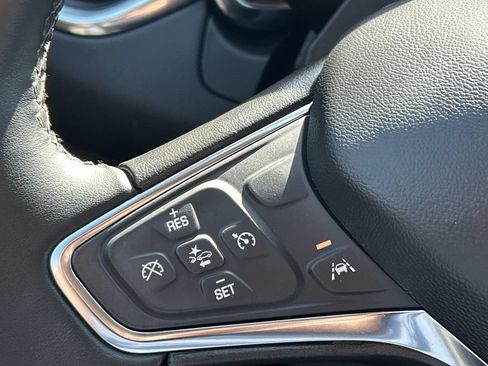 Used 2024 Chevrolet Equinox LT FWD image 30