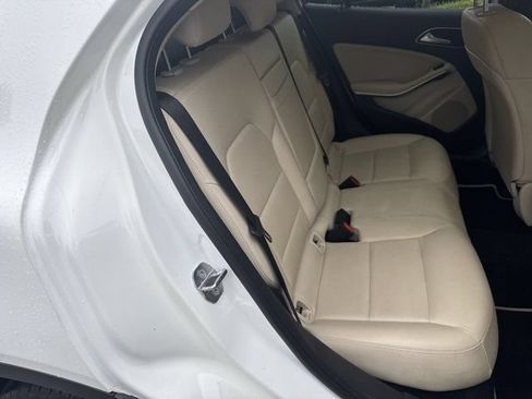 Used 2018 Mercedes-Benz GLA 250 image 17